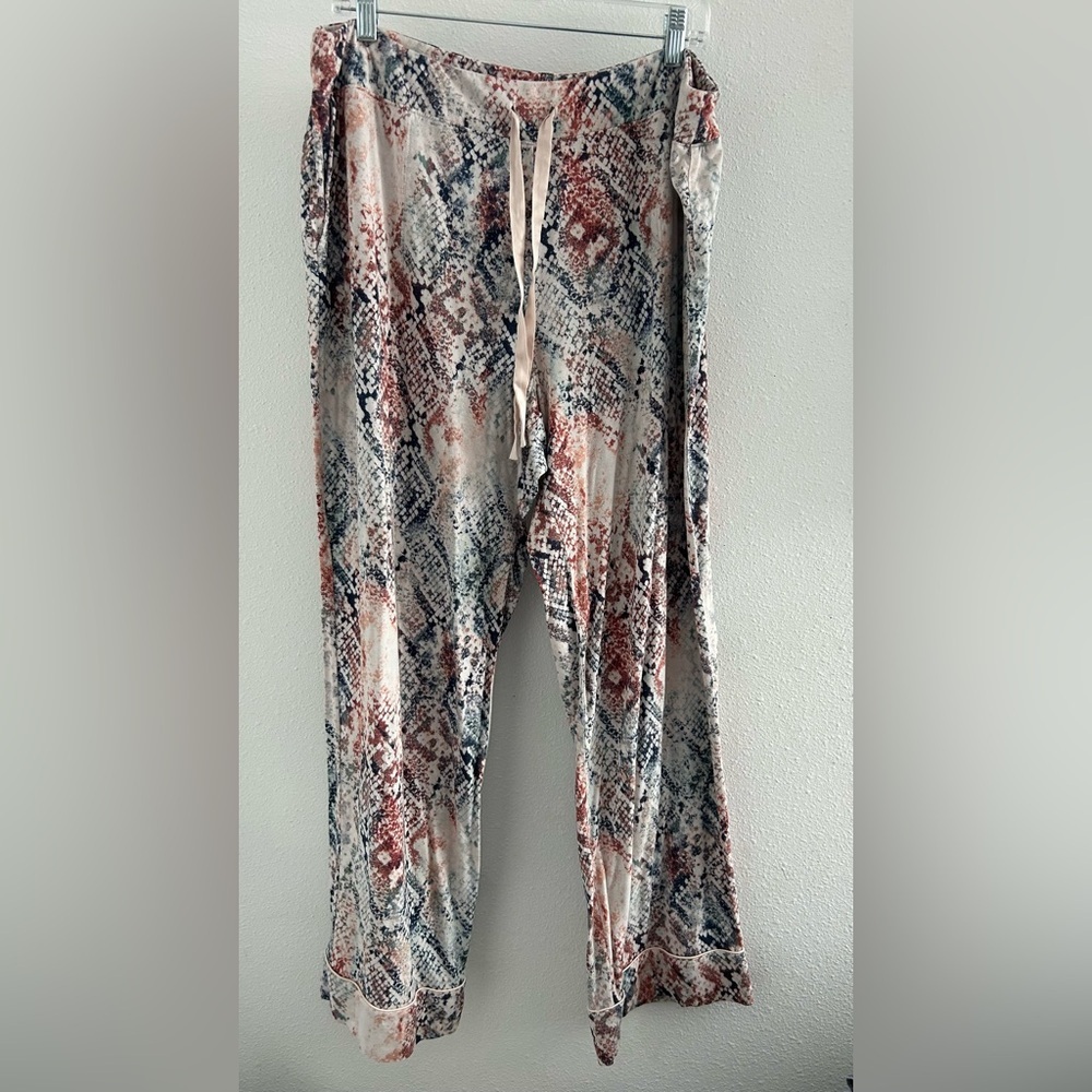 Soma Reptilian Pattern Lounge Pants Size XL